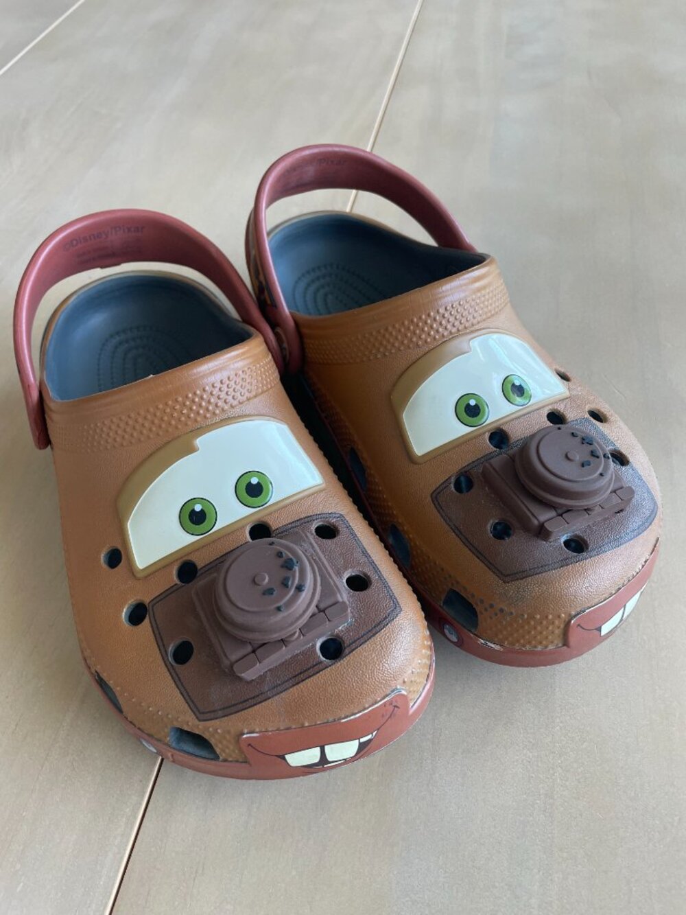 Entire Closet $5! Crocs Disney Pixar Cars Tow Mater Slip On Clog Sandals Sz 2 - Picture 2 of 9